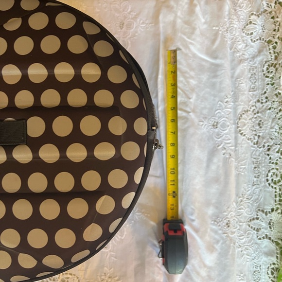 Polka-dotted brown and cream Pet mate small pet carrier. - Picture 6 of 7